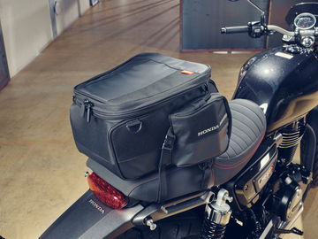 Bolso funcional y resistente para la Honda GB350S, perfecto para viajes largos.