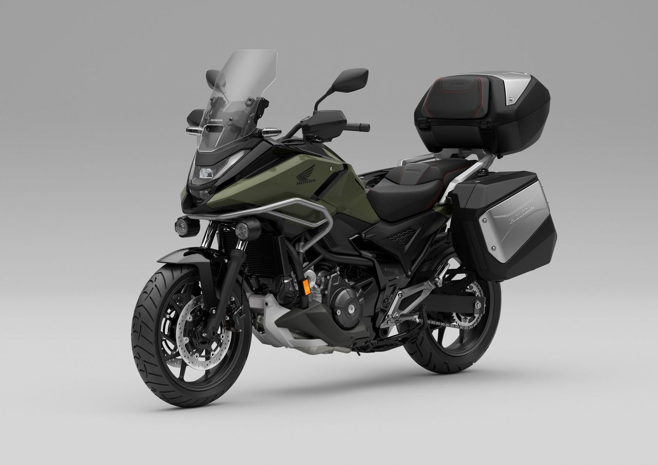 La NC750X es una moto versátil que combina estilo y eficiencia, con un consumo de solo 3,5 l/100 km.