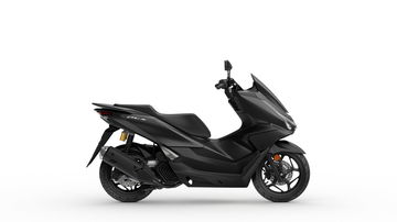 La Honda PCX 2025 incorpora freno de disco trasero y mejoras estéticas.