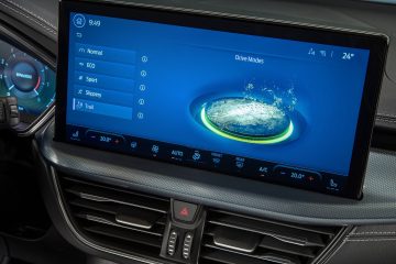 Pantalla táctil de gran tamaño con interfaz intuitiva en el Ford Focus Active.