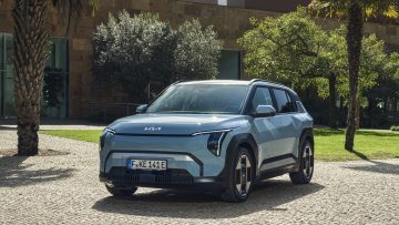 El Kia EV3 se presenta como un SUV eléctrico moderno y atractivo.