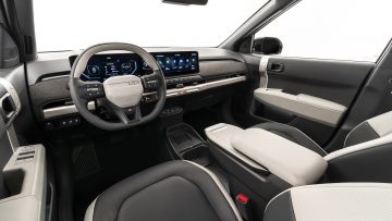 Interior moderno y funcional con acabados de calidad en el Kia EV3 GT Line.