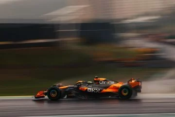 Lando Norris lleva el McLaren a la pole en una desafiante Qualy en Interlagos.