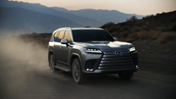 El Lexus LX 2023 combina elegancia y robustez con un rendimiento impresionante.