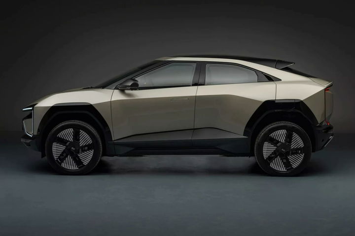 Este SUV coupé de diseño moderno presenta líneas elegantes y un perfil distintivo.