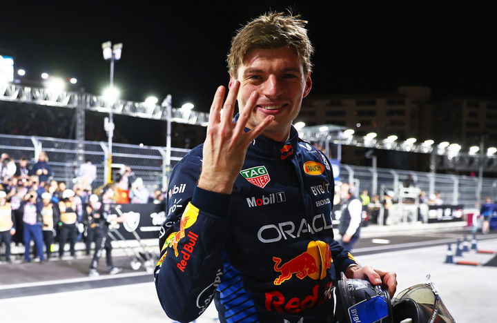 Max Verstappen celebra su tetra-campeonato tras una emocionante carrera en Las Vegas.