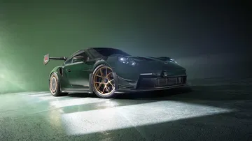 Érase una vez un alerón a un coche pegado, el Porsche 911 GT3 RS de Manthey Racing.