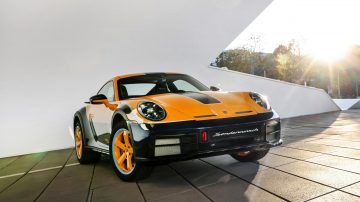 El Porsche 911 Dakar combina el lujo y la deportividad con un diseño audaz y versátil para off-road.