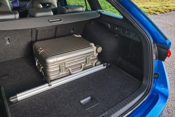 El maletero del Skoda Octavia Combi 2025 ofrece 640 litros de capacidad, ideal para viajes largos.