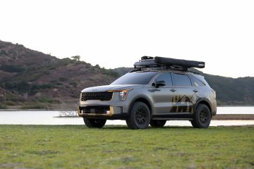 El Kia EV9 deslumbra con su presencia robusta en un escenario off-road.