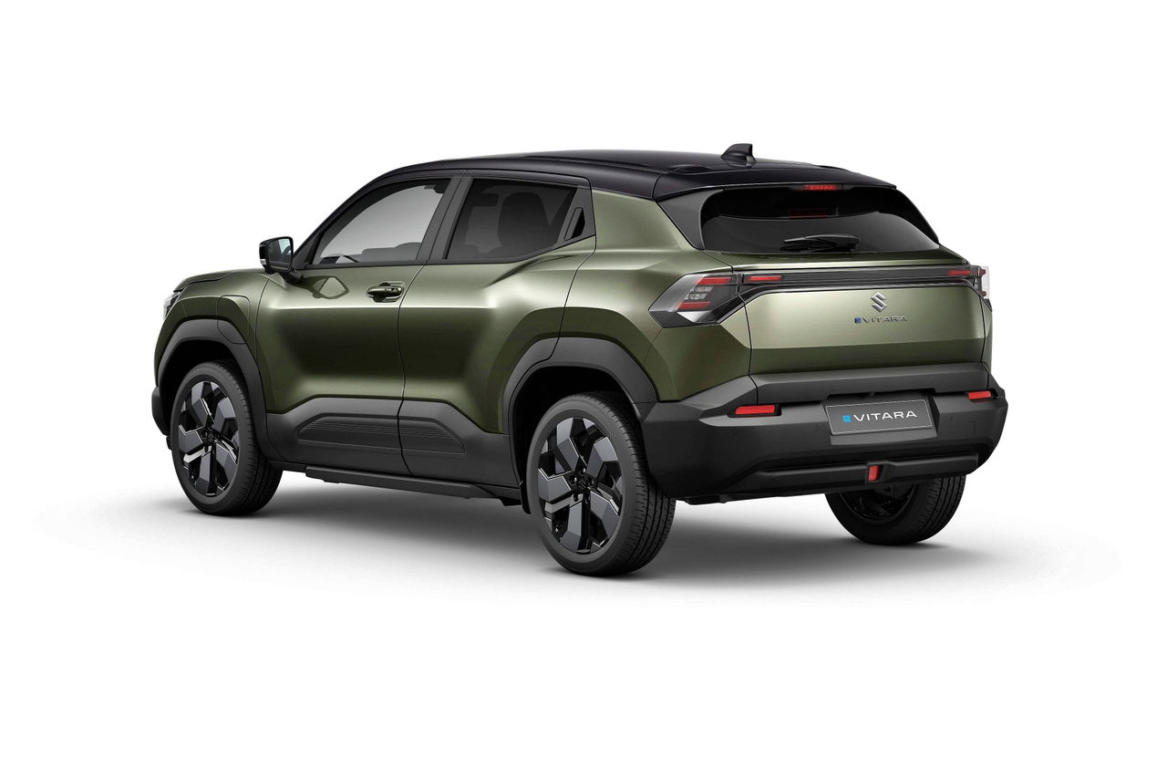 SUV compacto de diseño moderno y líneas aerodinámicas.