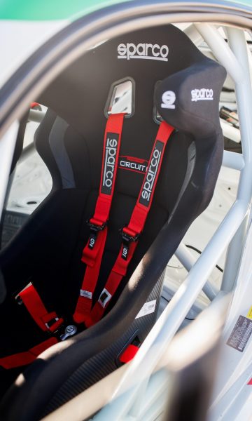 Asiento deportivo Sparco con cinturón de seguridad de competición