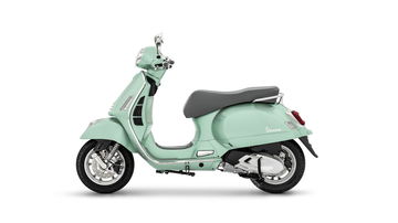 La nueva Vespa GTS 310 Euro 5+, combina estilo y rendimiento, perfecta para la ciudad.