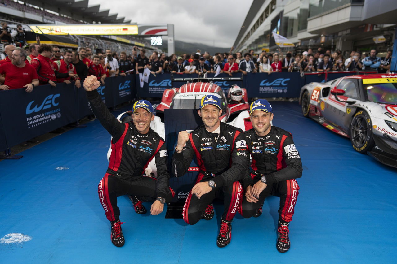 El Porsche #6 celebra tras un emocionante final en Bahrein