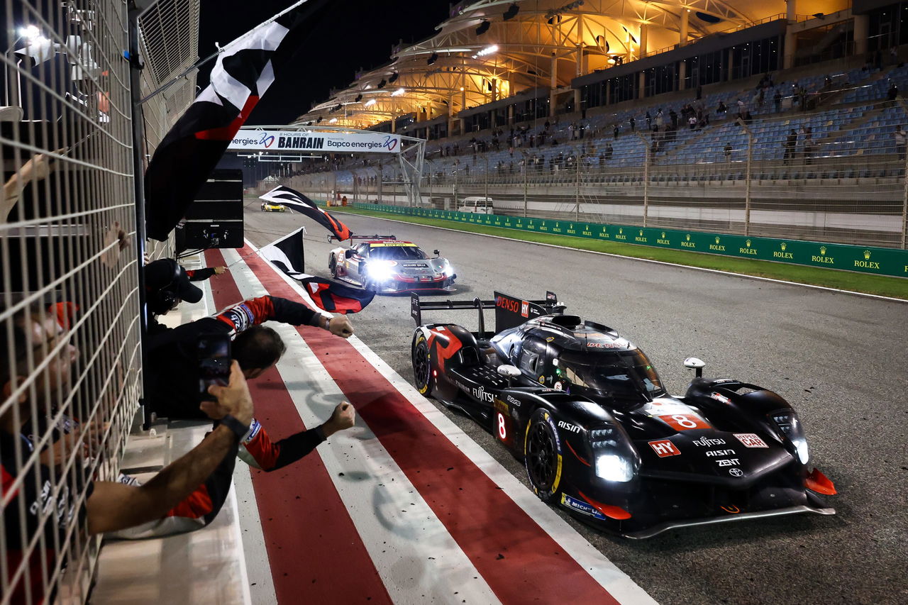 Porsche #6 cruza meta tras dura batalla en Bahrein