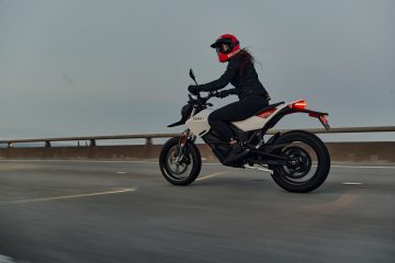 Moto de 125 con 44 CV y 140 kg, ideal para la ciudad.