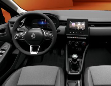 Interior del Renault Clio Evolution, con un diseño moderno y funcional.