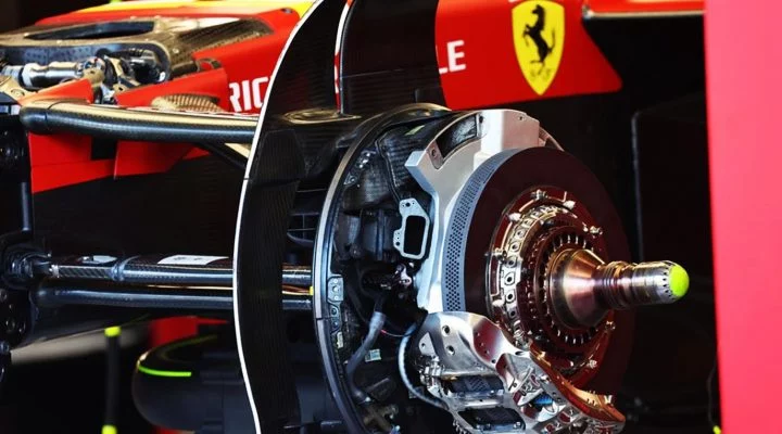 Frenos de alto rendimiento Brembo utilizados por Ferrari en Fórmula 1.