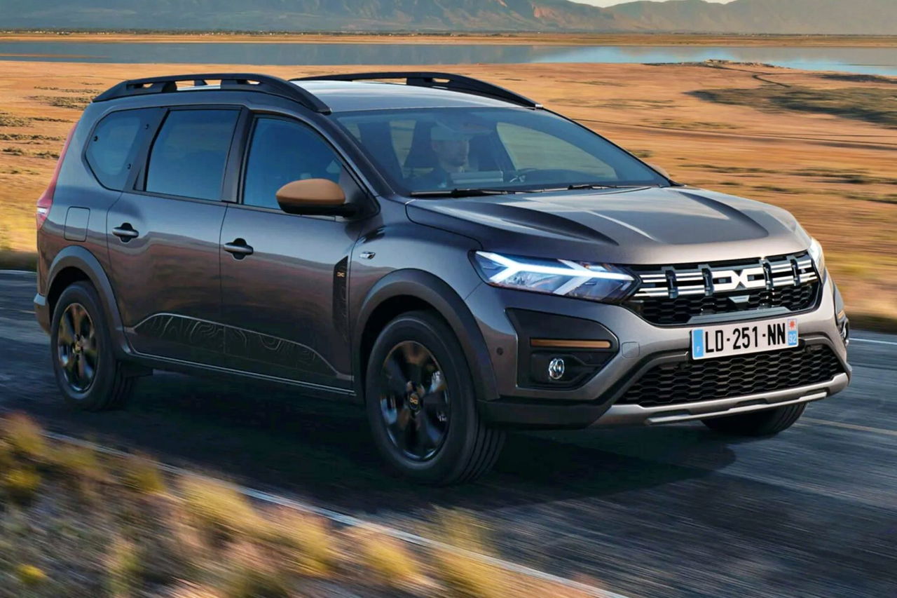 El Dacia Jogger destaca por su gran maletero de 608 litros y su estética de SUV.