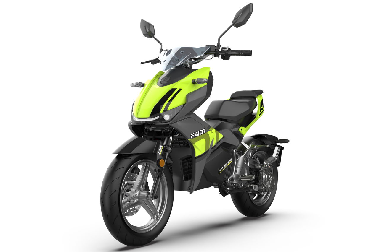 El scooter 'de 125' más radical de España, con 336 Nm de par motor.