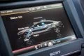 Pantalla de infoentretenimiento del Ford Mondeo híbrido, evidenciando su tecnología avanzada.