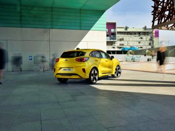 El Ford Puma eléctrico destaca por su diseño moderno y compacto.