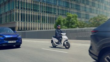 Primeras imágenes del Honda CUV e, un scooter 'de 125' que promete economía y estilo.