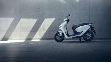 Primeras imágenes del Honda CUV e: un scooter de 125 con diseño moderno y eficiente. Ideal para la ciudad.