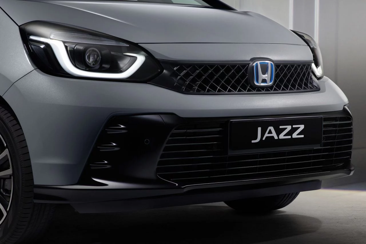 El Honda Jazz destaca por su diseño moderno y eficiente. Ideal para el día a día.