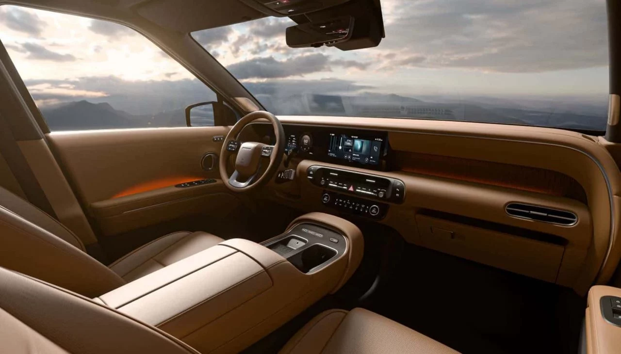 Vista del interior del Hyundai Palisade 2025, con acabados en cuero y amplios asientos.