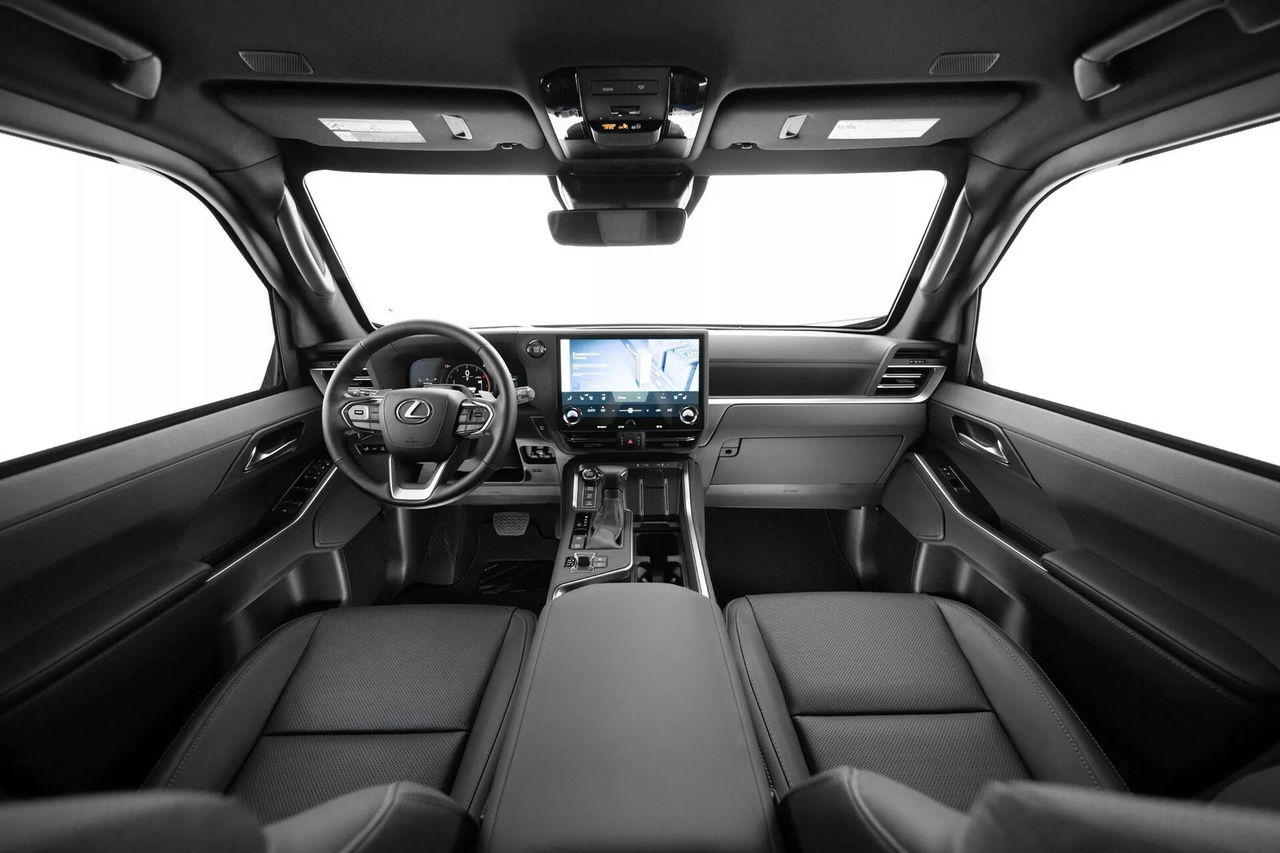 Interior del Lexus GX Blindado con detalles premium y tecnología avanzada.