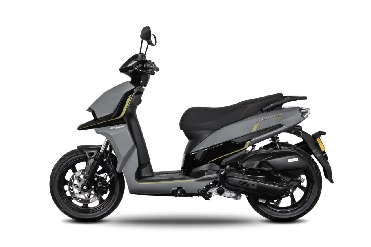 Malaguti Crosser 125, una scooter ágil y moderna, ideal para la ciudad.