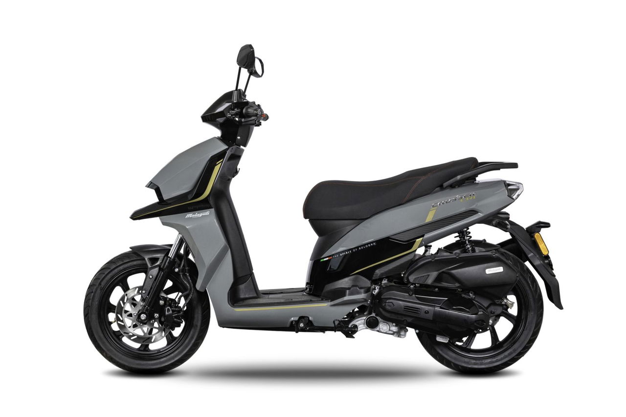 Malaguti Crosser 125, una scooter ágil y moderna, ideal para la ciudad.