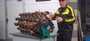 Un ingeniero presenta un motor eléctrico innovador hecho a partir de taladros. Se montará en un Lada.