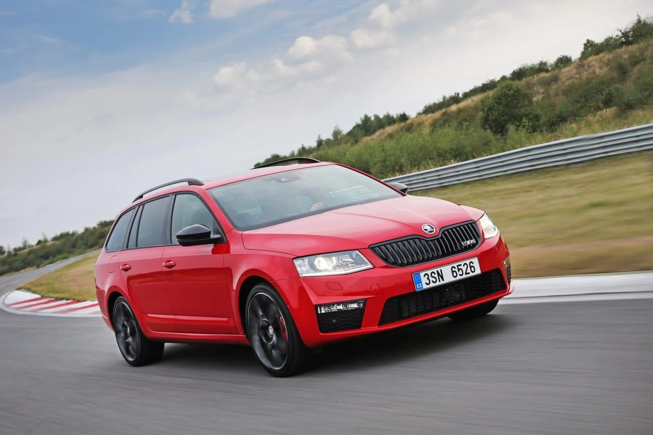 Skoda Octavia Combi RS TDI, un deportivo práctico con 200 CV.