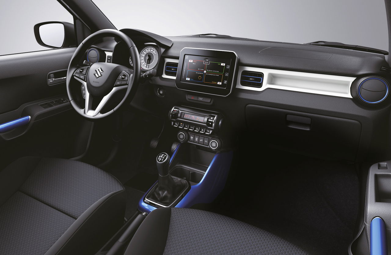 Vista del interior del Suzuki Ignis, destacando su diseño funcional y moderno.