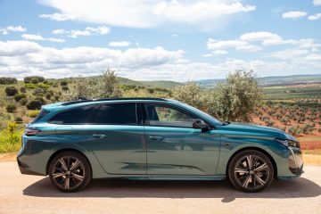 El nuevo Peugeot 308 SW se presenta con un diseño elegante y aerodinámico.