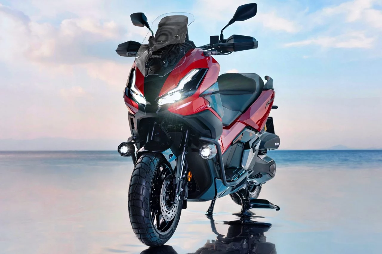 La Honda ADV350 se presenta como una opción accesible y versátil para 2025.