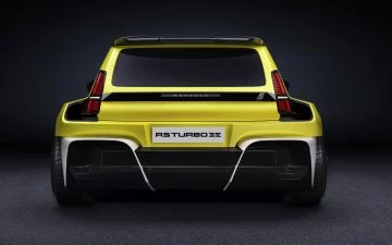 Vista trasera del Renault 5 Turbo 3E que muestra su diseño moderno y audaz.