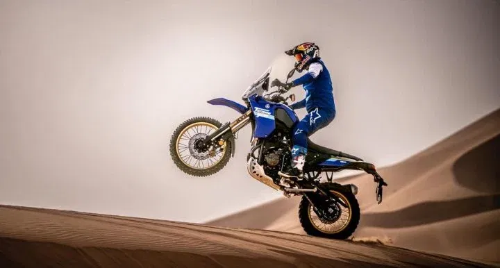 Stéphane Peterhansel muestra su destreza en las dunas del Dakar.