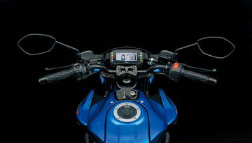 Vista frontal del manillar y cuadro de instrumentos de la Suzuki GSX-S125.