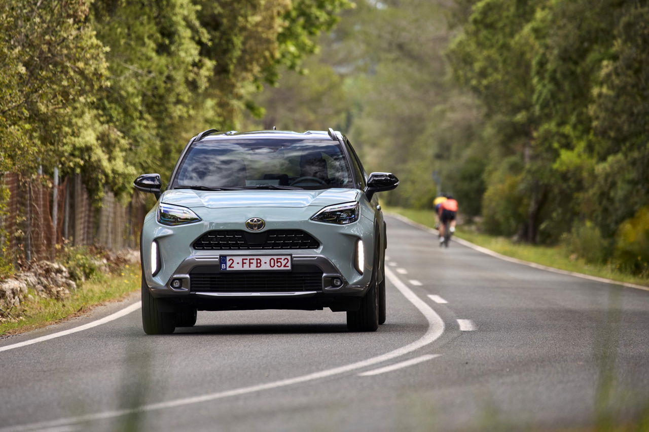 El Toyota Yaris Cross 4x4 destaca por su diseño funcional y eficiente.