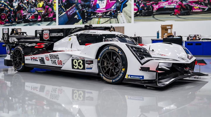 Acura ARX-06 de Meyer Shank Racing con decoración dinámica.