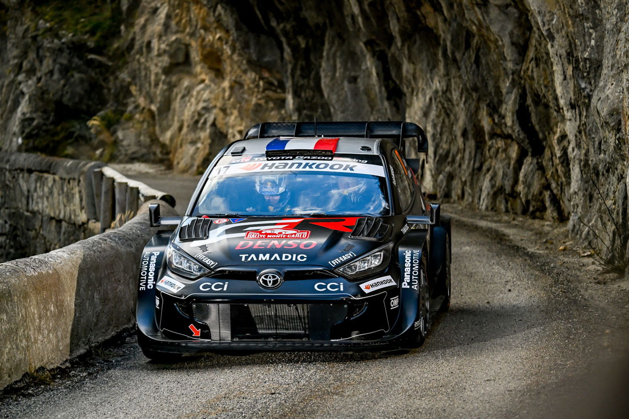 Toyota Yaris WRC en plena acción en el Rally de Monte-Carlo.