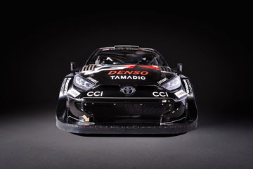 Toyota presenta su diseño 'All Black' para el Mundial de Rallyes 2025.