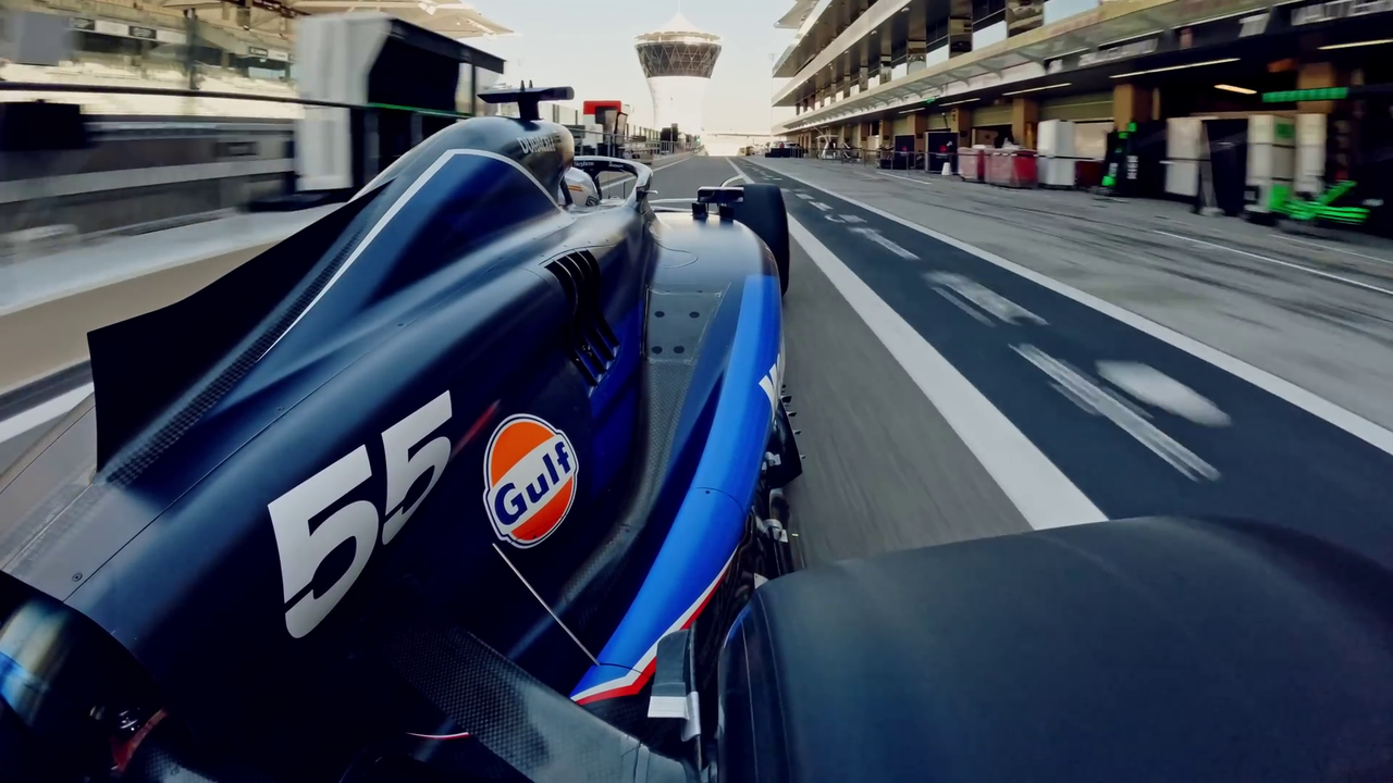 Carlos Sainz realizando su primera vuelta como piloto de Williams en Yas Marina.