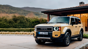 Land Rover Discovery con diseño robusto en un entorno natural