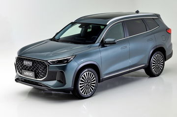 El nuevo SUV EBRO S800 impresiona con su diseño robusto y moderno.