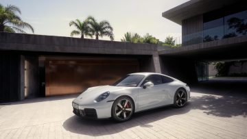 El nuevo Porsche 911 Carrera S combina elegancia y potencia en su diseño.