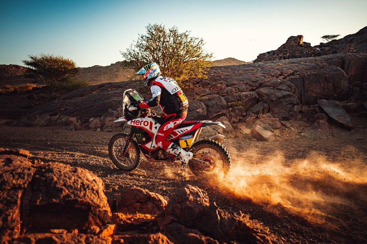 Luciano Benavides en plena acción durante el Dakar 2025.